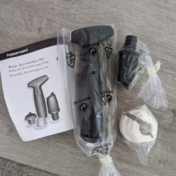 TUPPERWARE Wine Accessories Set - NEW - Picture 1 of 1